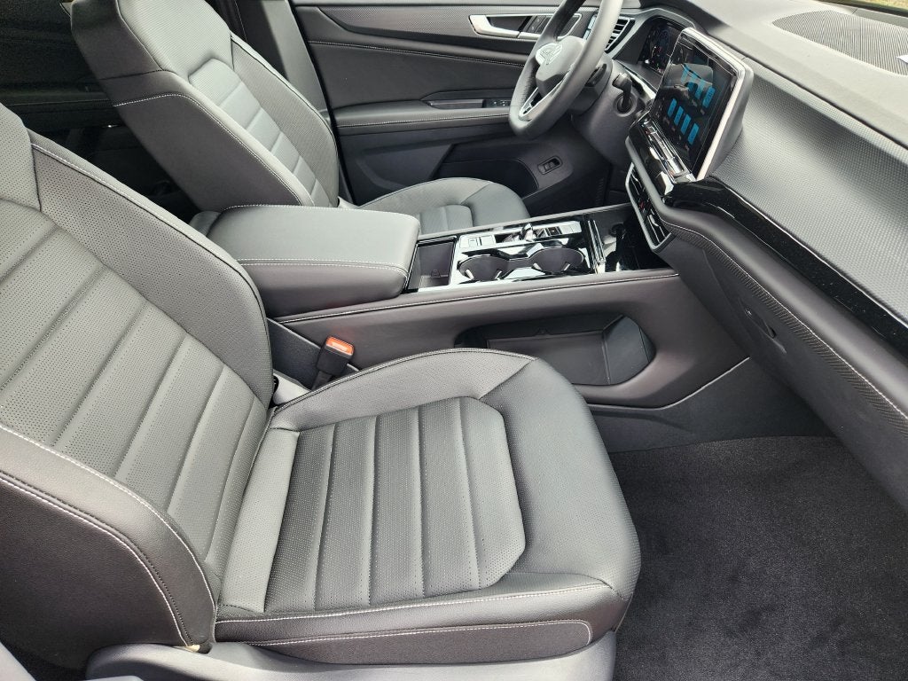 2026 Volkswagen Atlas Cross Sport SEL R-Line Black