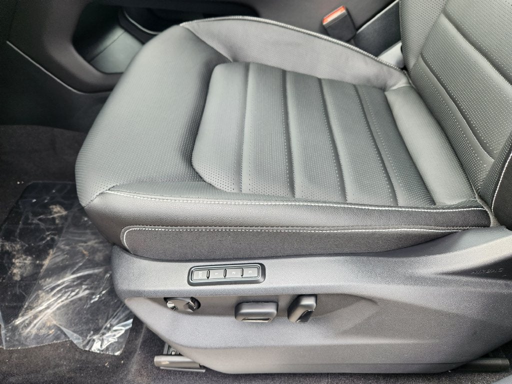 2026 Volkswagen Atlas Cross Sport SEL R-Line Black