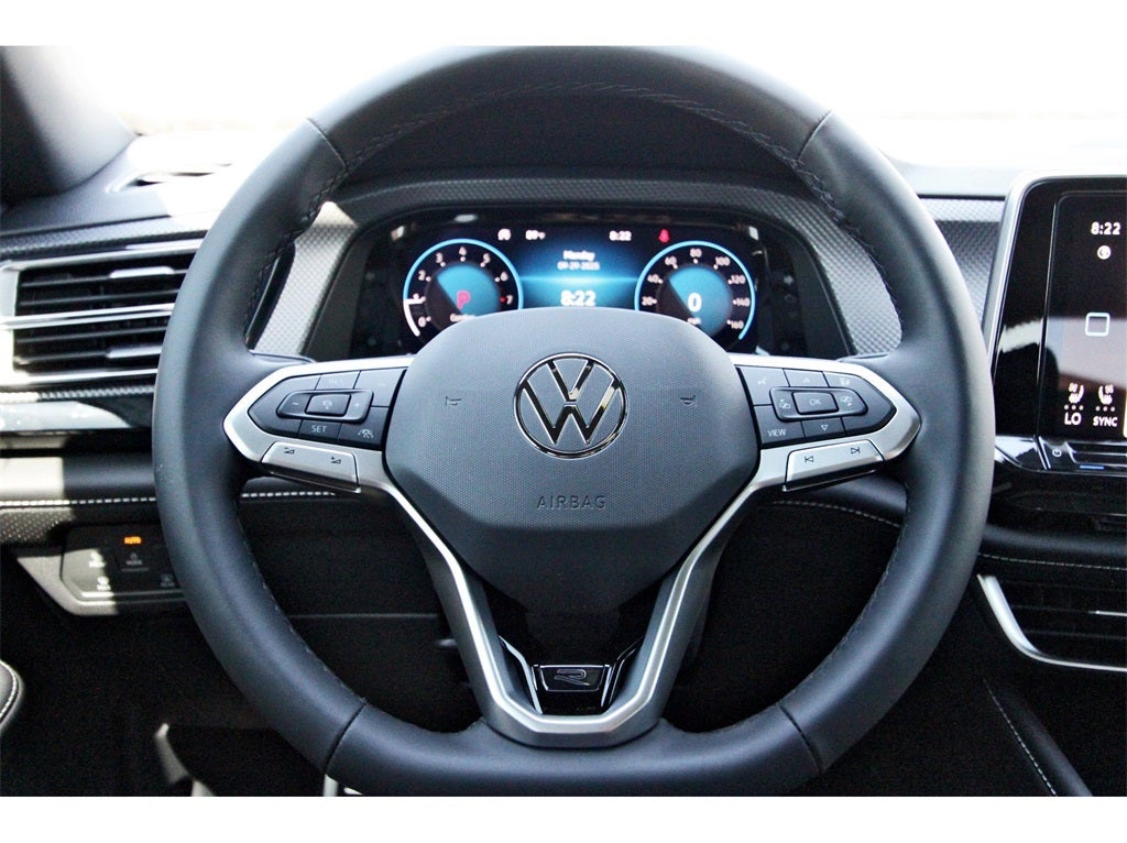 2026 Volkswagen Atlas Cross Sport 2.0T SEL R-Line Black