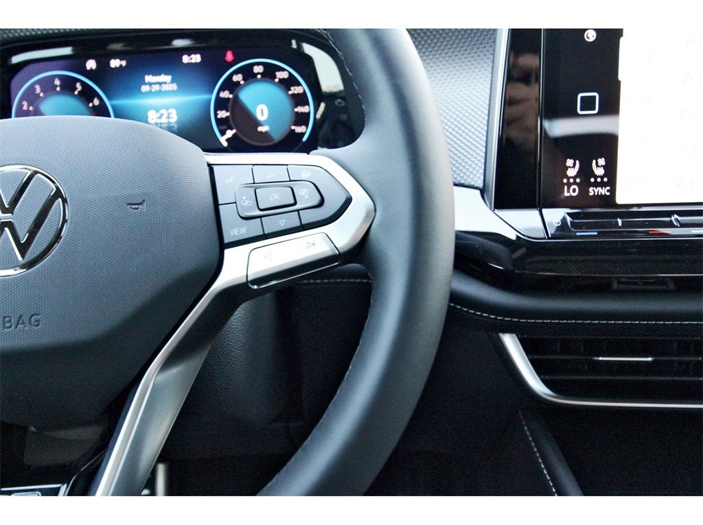 2026 Volkswagen Atlas Cross Sport 2.0T SEL R-Line Black