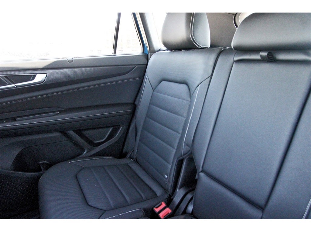 2026 Volkswagen Atlas Cross Sport 2.0T SEL R-Line Black