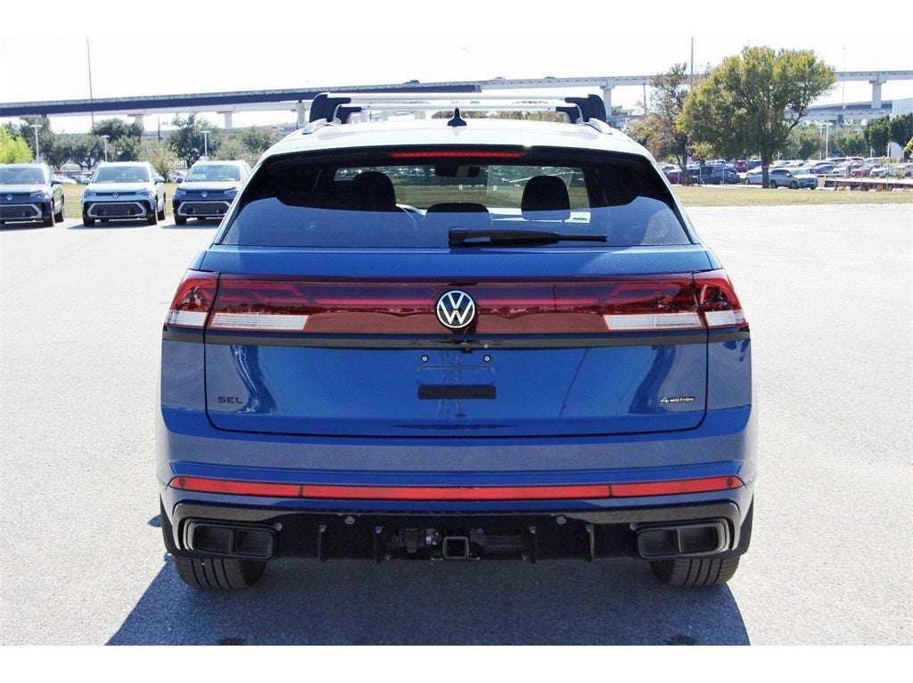 2026 Volkswagen Atlas Cross Sport 2.0T SEL R-Line Black