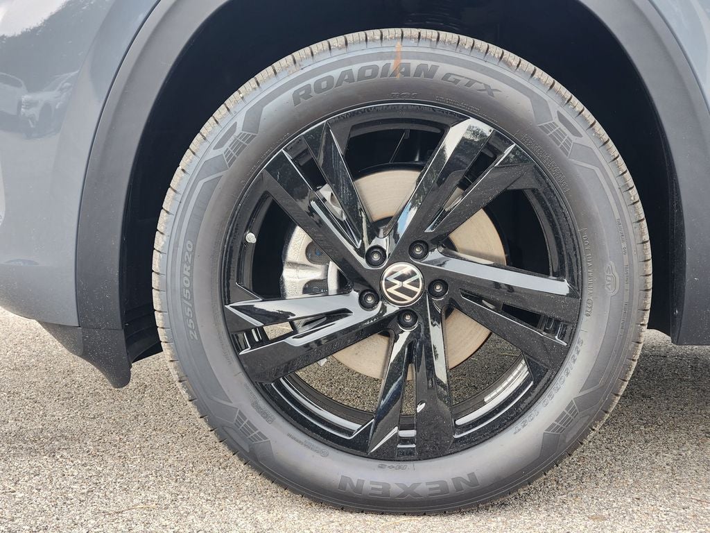2026 Volkswagen Atlas Cross Sport SEL R-Line Black