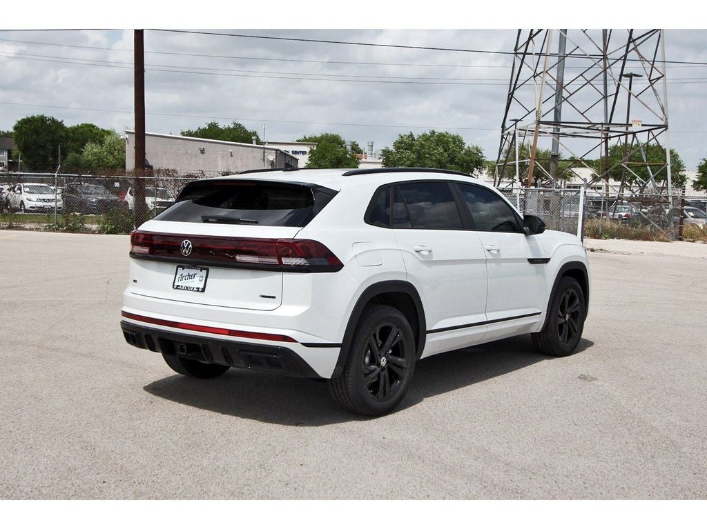2026 Volkswagen Atlas Cross Sport 2.0T SEL R-Line Black