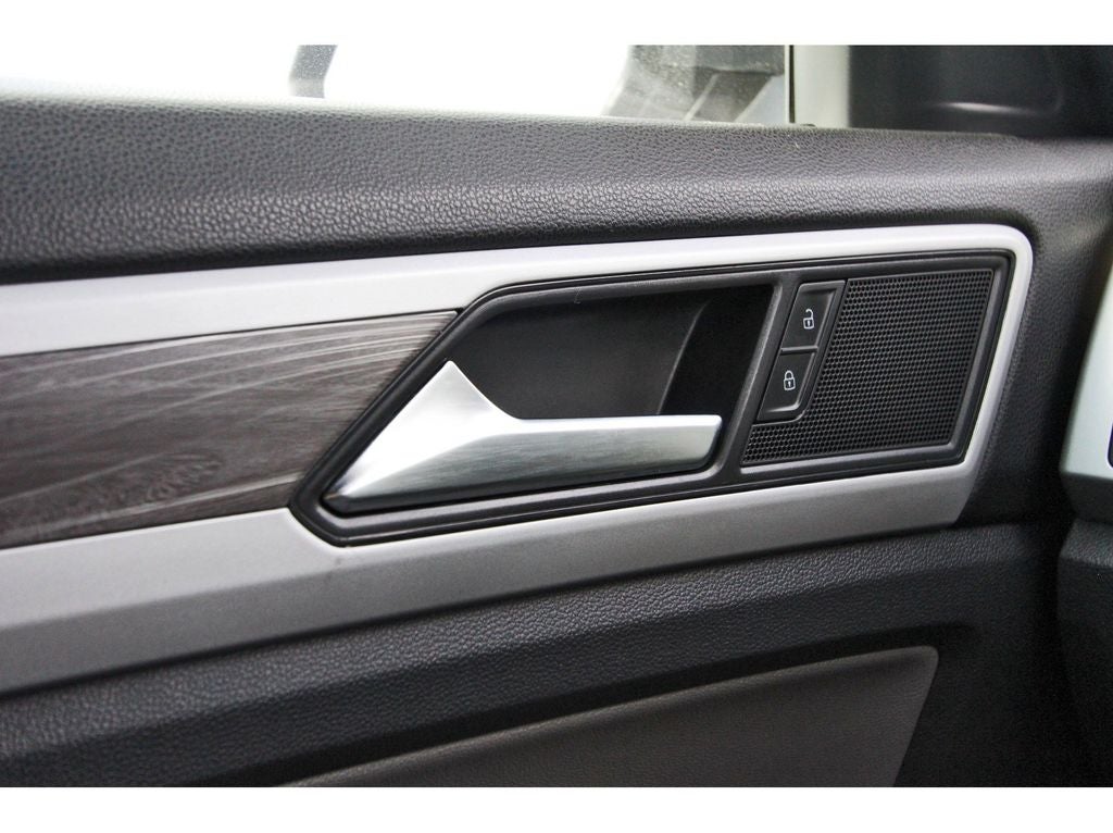 2022 Volkswagen Atlas Cross Sport 2.0T SE