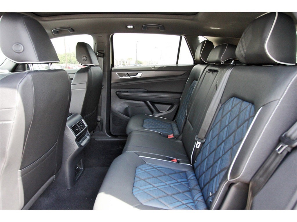 2026 Volkswagen Atlas Cross Sport 2.0T SEL Premium R-Line