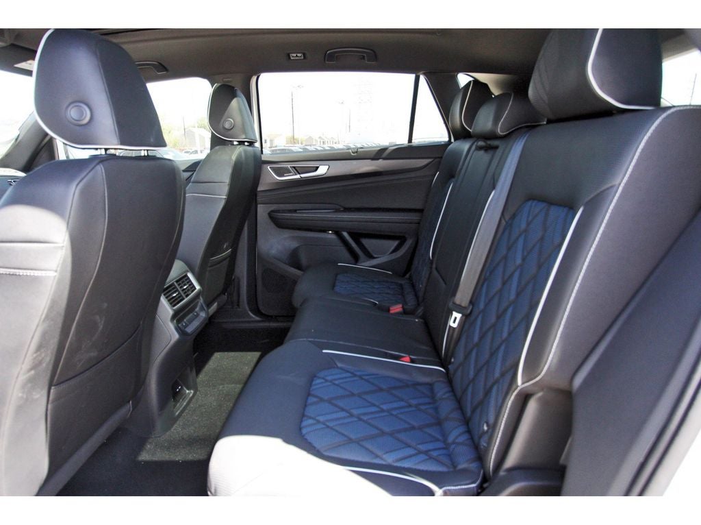 2026 Volkswagen Atlas Cross Sport 2.0T SEL Premium R-Line