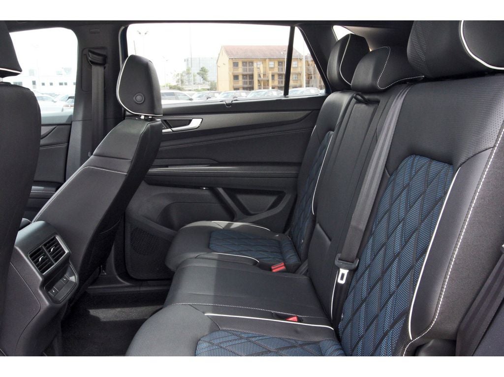2026 Volkswagen Atlas Cross Sport 2.0T SEL Premium R-Line