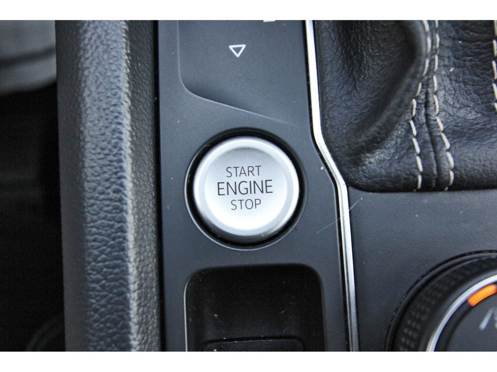 2023 Volkswagen Atlas Cross Sport 3.6L V6 SEL Premium R-Line