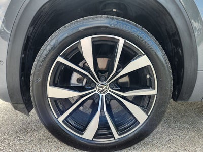 2024 Volkswagen Atlas Cross Sport 2.0T SEL Premium R-Line