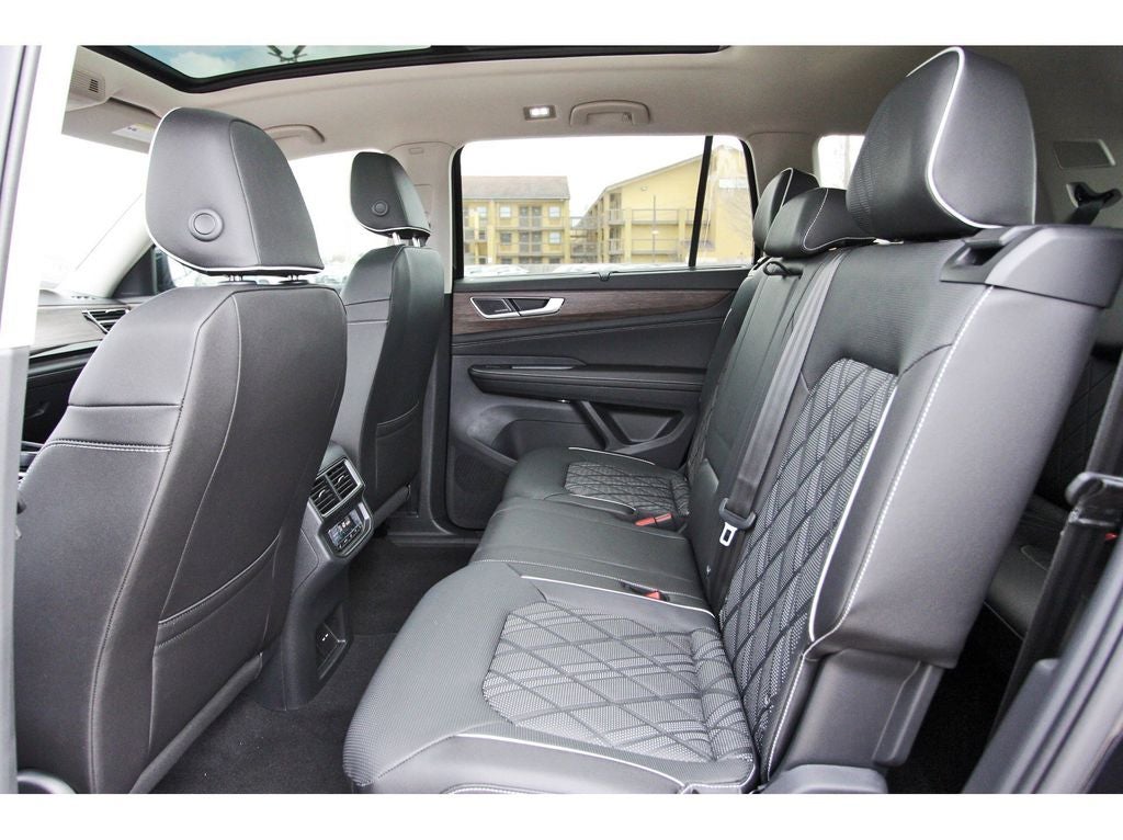 2026 Volkswagen Atlas 2.0T SEL Premium R-Line