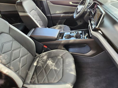2024 Volkswagen Atlas 2.0T Peak Edition SEL