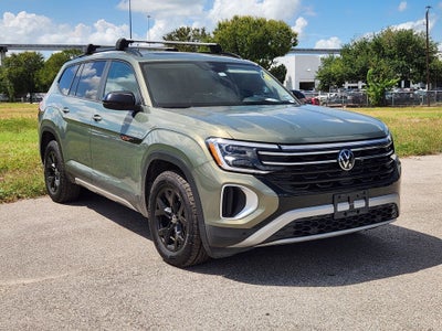 2024 Volkswagen Atlas 2.0T Peak Edition SEL