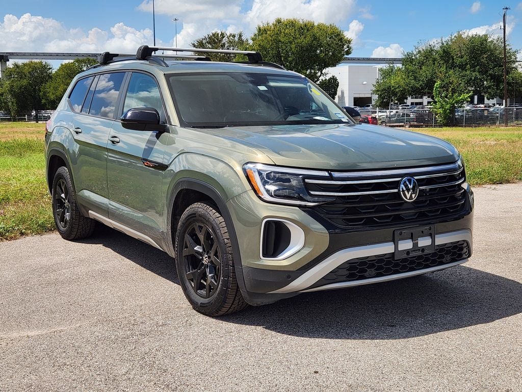 2024 Volkswagen Atlas 2.0T Peak Edition SEL