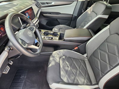 2024 Volkswagen Atlas 2.0T Peak Edition SEL