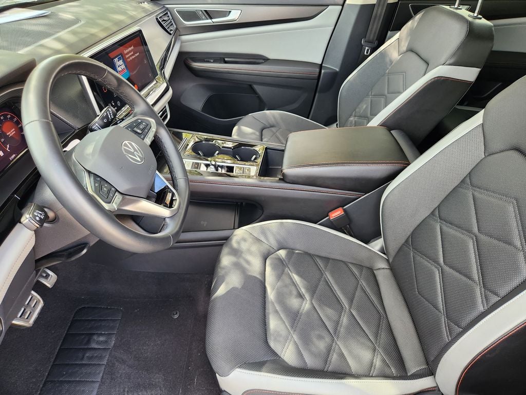 2024 Volkswagen Atlas 2.0T Peak Edition SEL