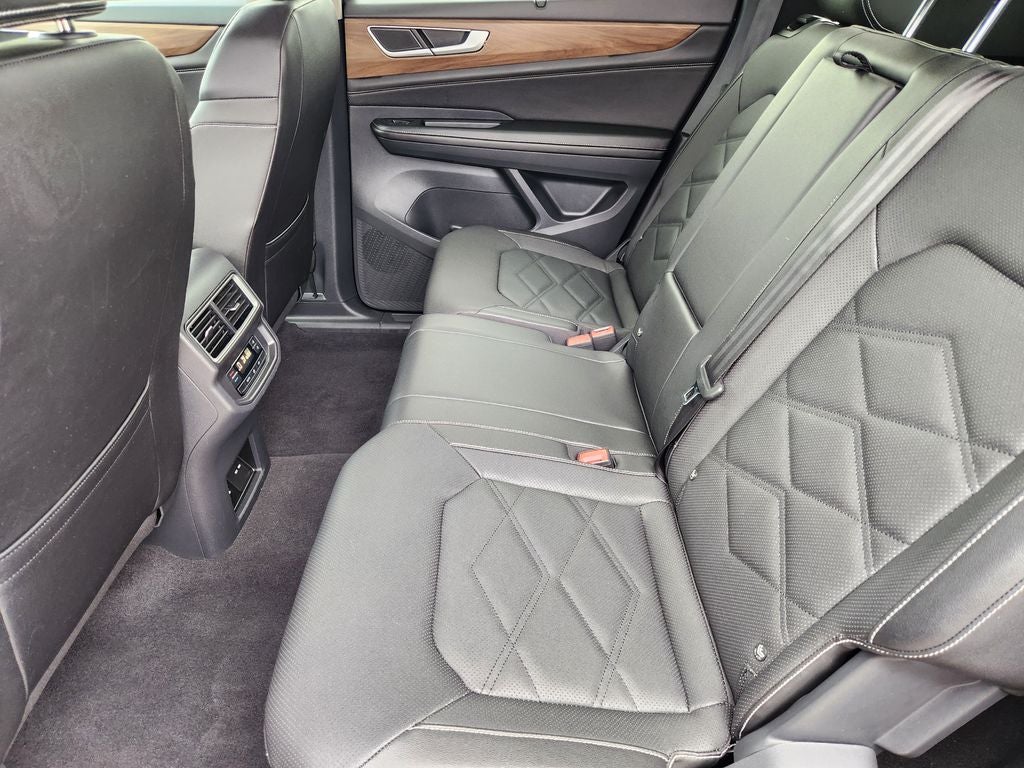 2026 Volkswagen Atlas SE w/Technology