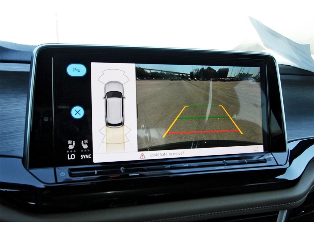 2026 Volkswagen Atlas Cross Sport 2.0T SE w/Technology