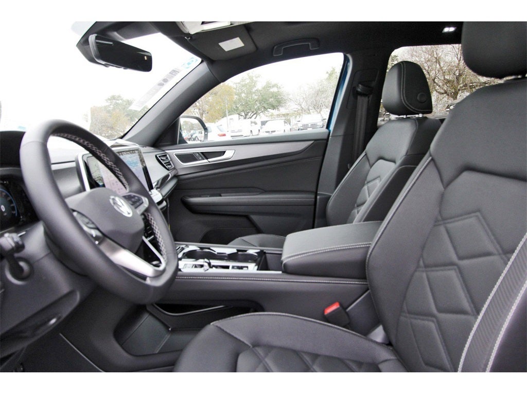 2025 Volkswagen Atlas Cross Sport 2.0T SE w/Technology