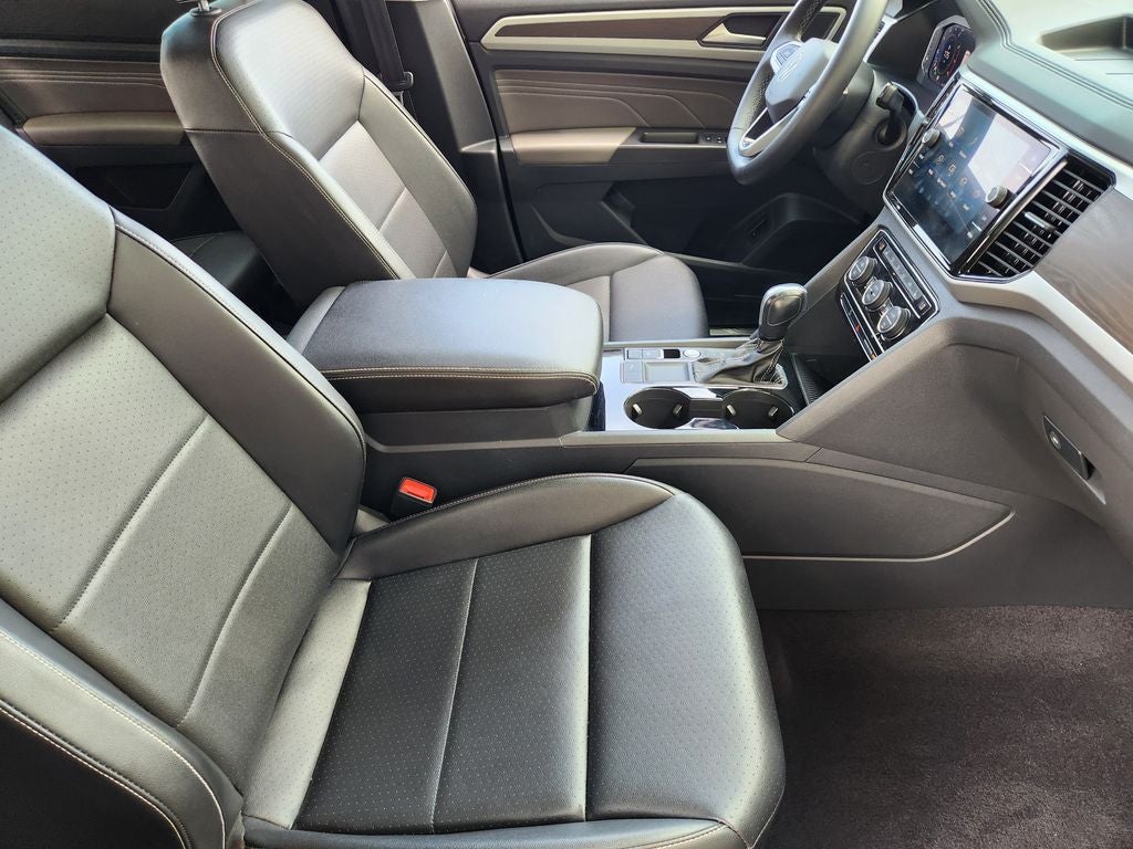 2022 Volkswagen Atlas 2.0T SE w/Technology