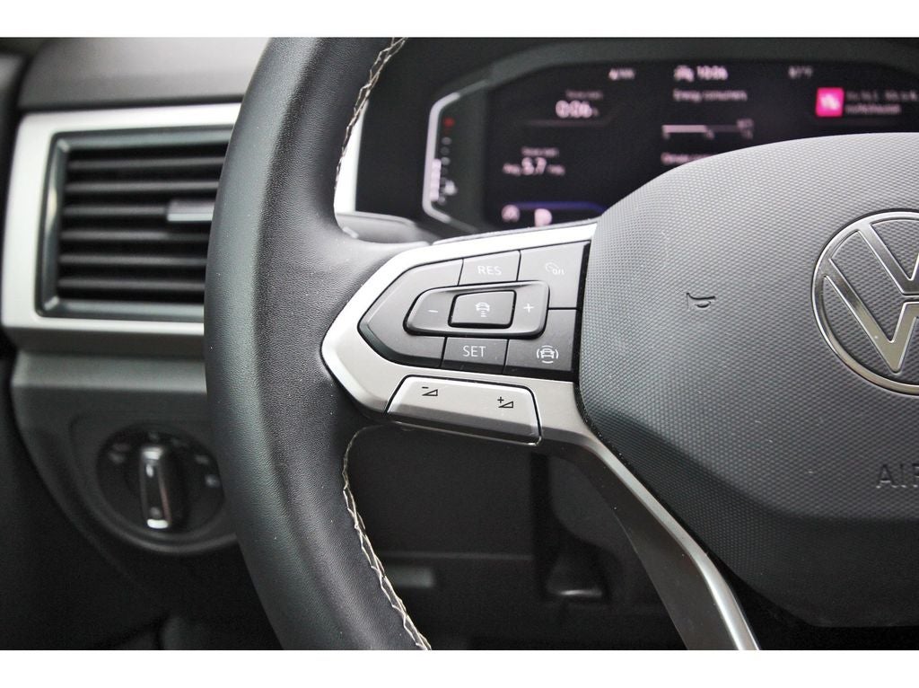 2022 Volkswagen Atlas 3.6L V6 SE w/Technology