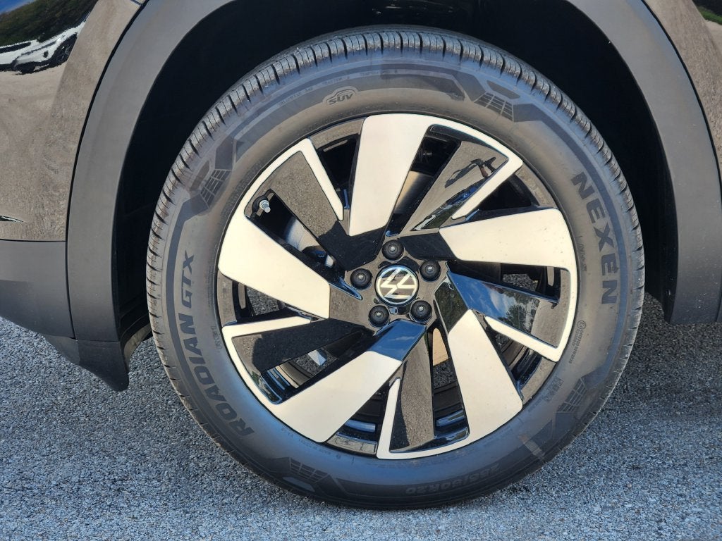 2026 Volkswagen Atlas Cross Sport SE w/Technology