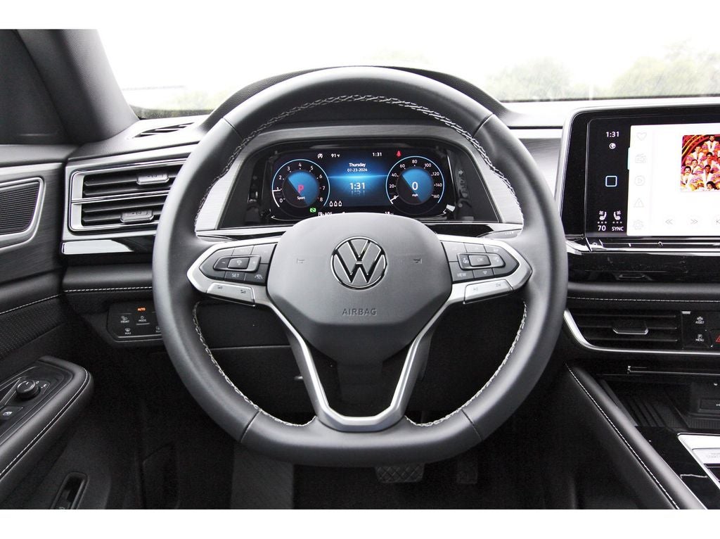 2026 Volkswagen Atlas Cross Sport 2.0T SE w/Technology
