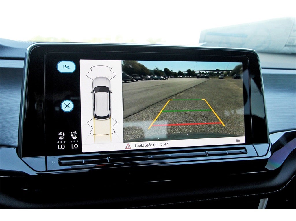 2026 Volkswagen Atlas Cross Sport 2.0T SE w/Technology