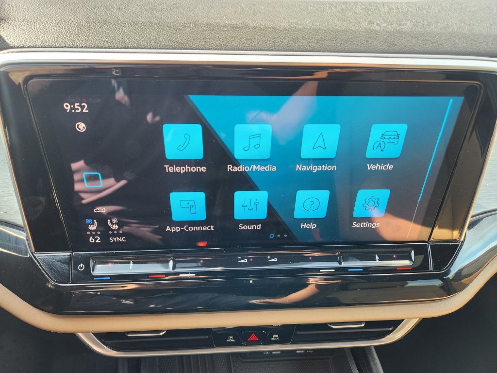 2026 Volkswagen Atlas Cross Sport SE w/Technology