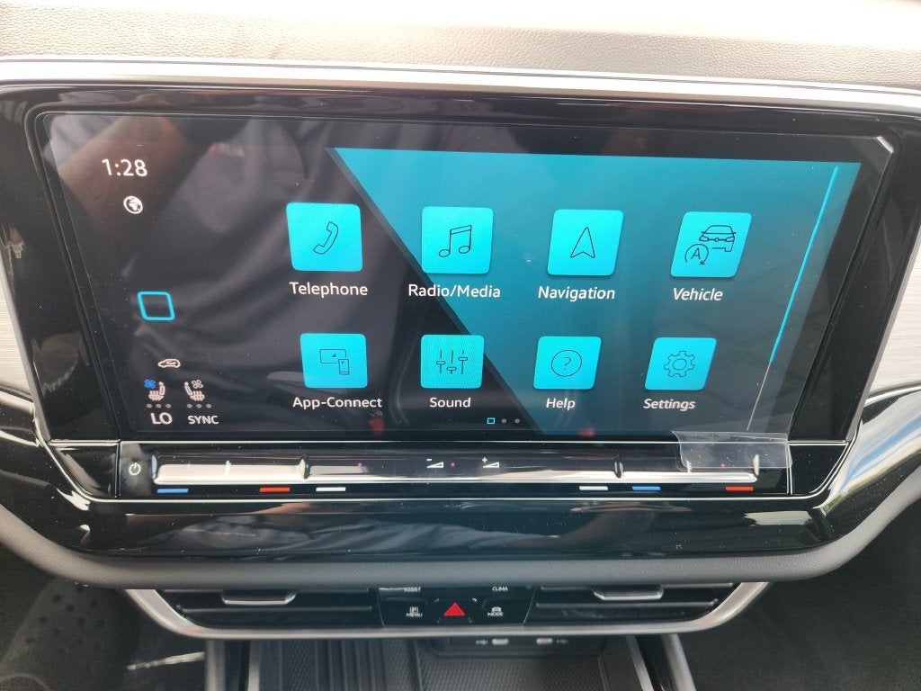 2026 Volkswagen Atlas Cross Sport SE w/Technology