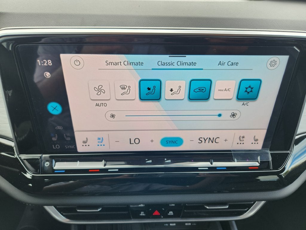 2026 Volkswagen Atlas Cross Sport SE w/Technology