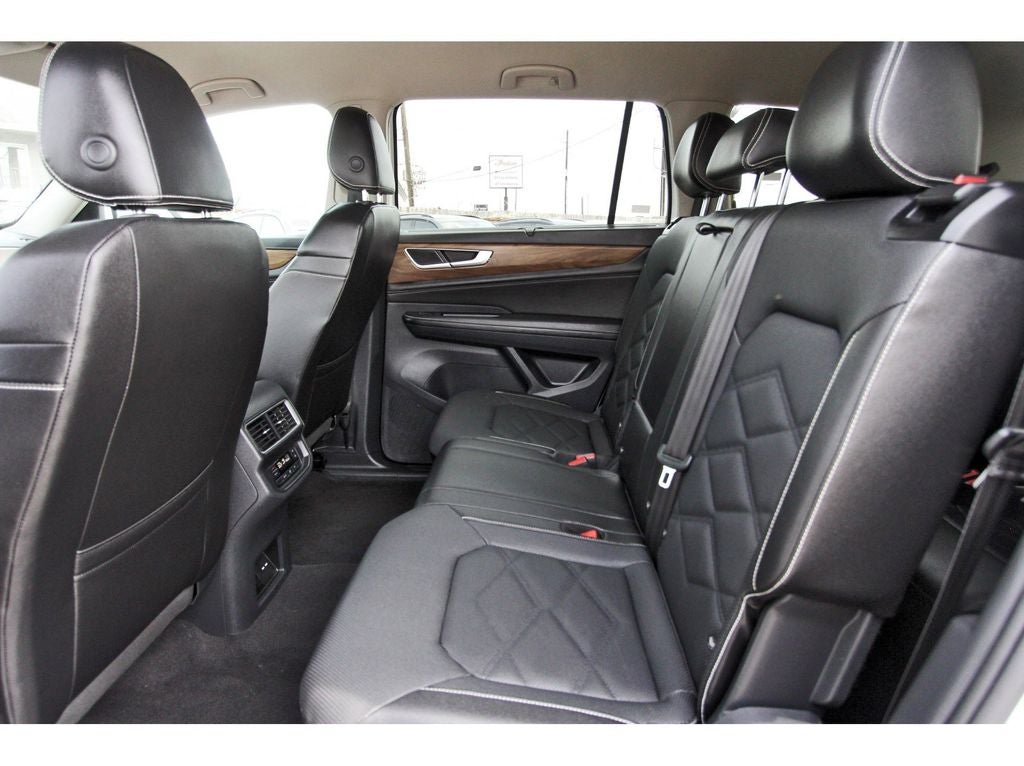 2025 Volkswagen Atlas 2.0T SE w/Technology