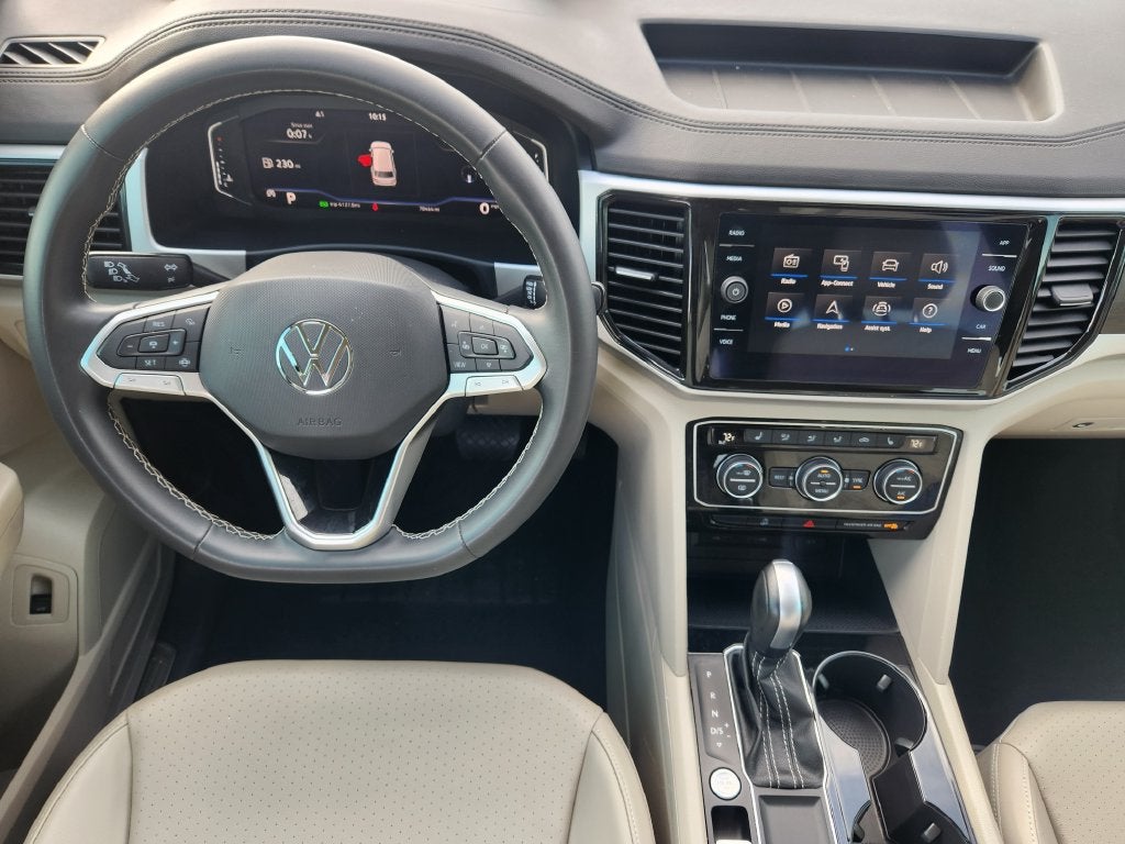 2022 Volkswagen Atlas 3.6L V6 SE w/Technology