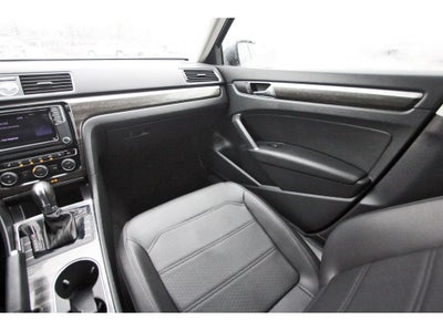 2016 Volkswagen Passat 1.8T SE