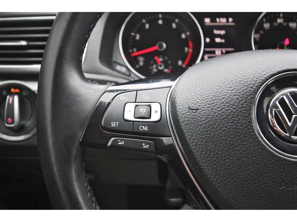 2016 Volkswagen Passat 1.8T SE