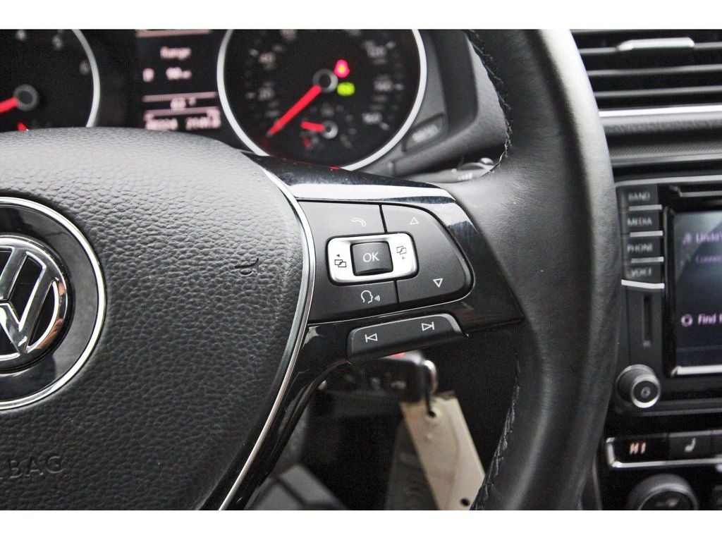 2016 Volkswagen Passat 1.8T SE