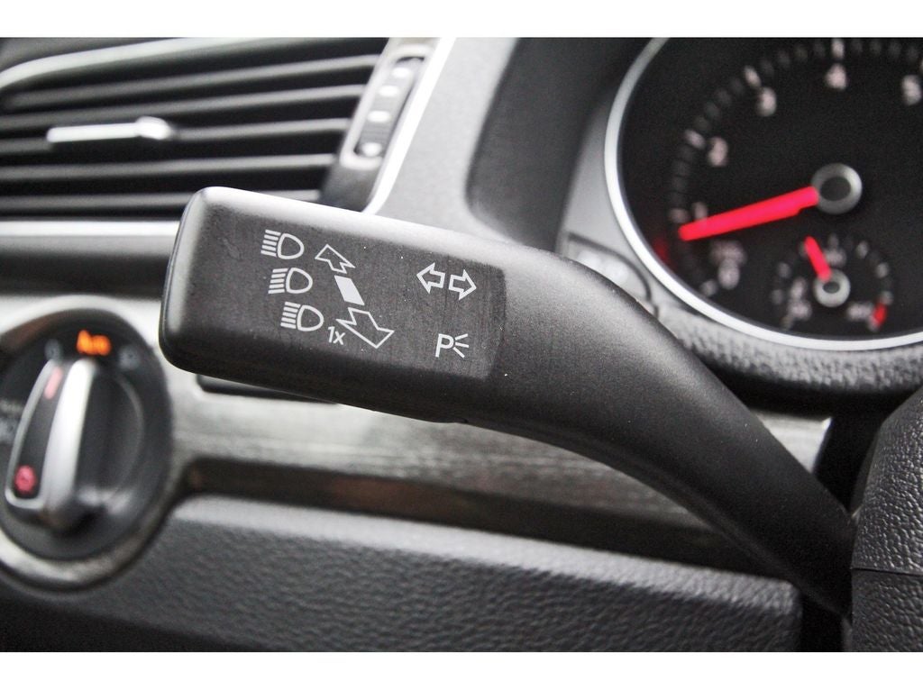 2016 Volkswagen Passat 1.8T SE