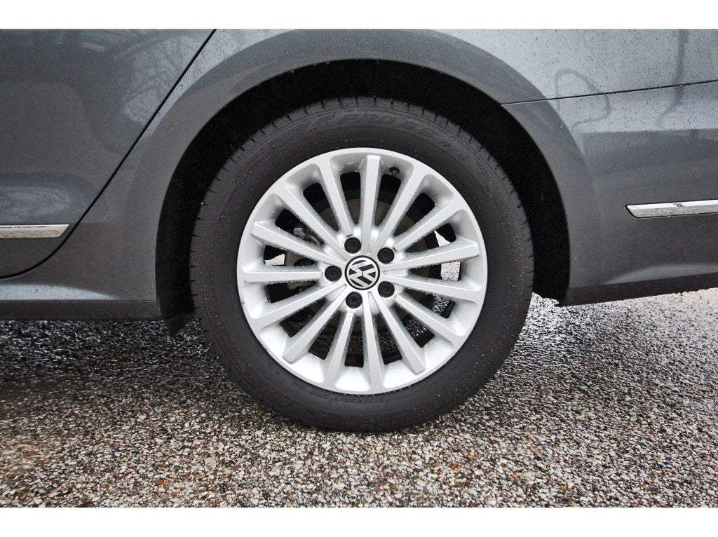 2016 Volkswagen Passat 1.8T SE