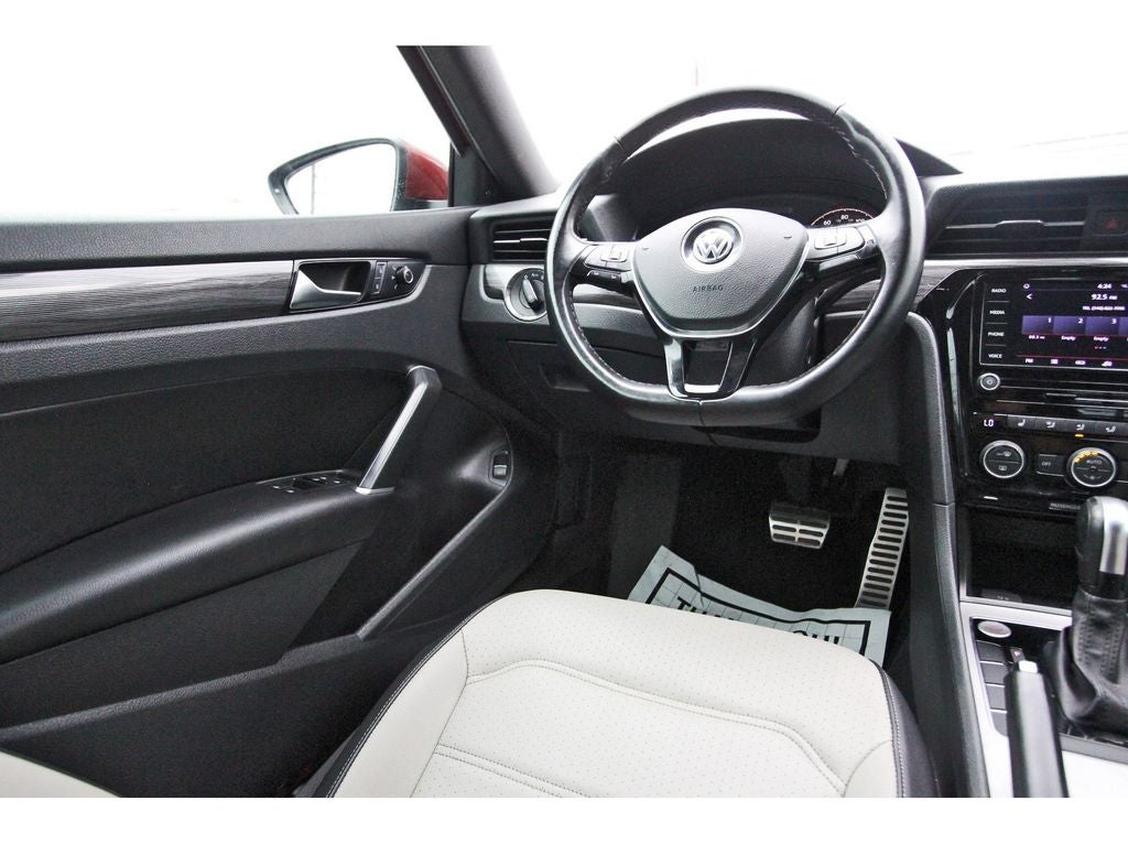 2022 Volkswagen Passat 2.0T R-Line