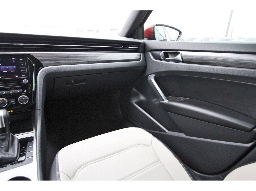 2022 Volkswagen Passat 2.0T R-Line