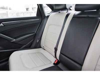 2022 Volkswagen Passat 2.0T R-Line