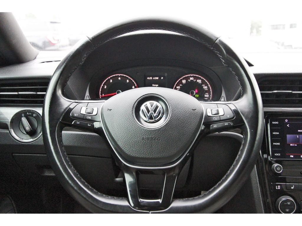 2022 Volkswagen Passat 2.0T R-Line