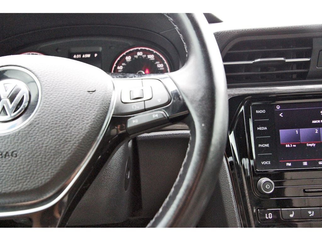 2022 Volkswagen Passat 2.0T R-Line