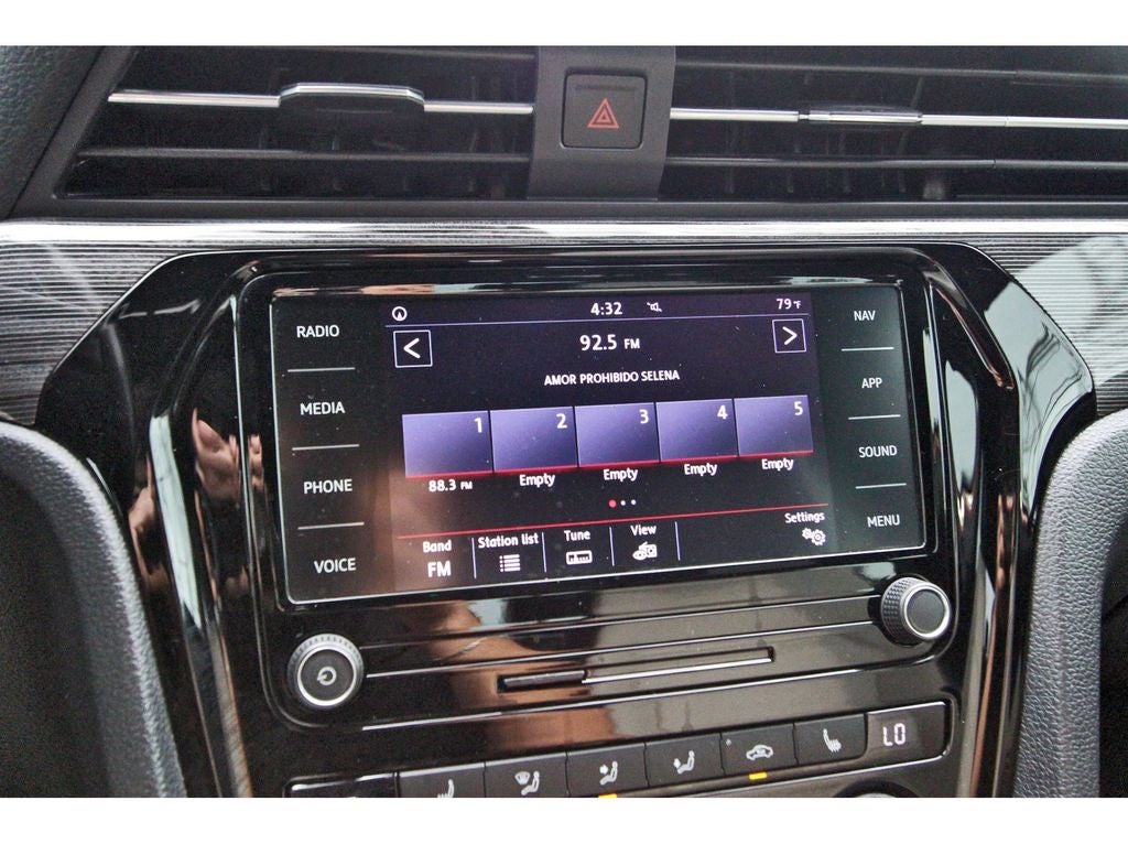 2022 Volkswagen Passat 2.0T R-Line