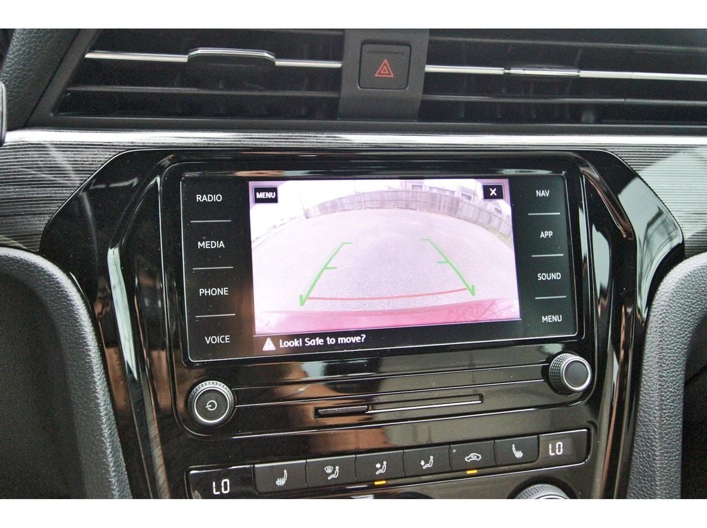 2022 Volkswagen Passat 2.0T R-Line