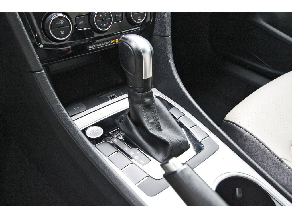 2022 Volkswagen Passat 2.0T R-Line