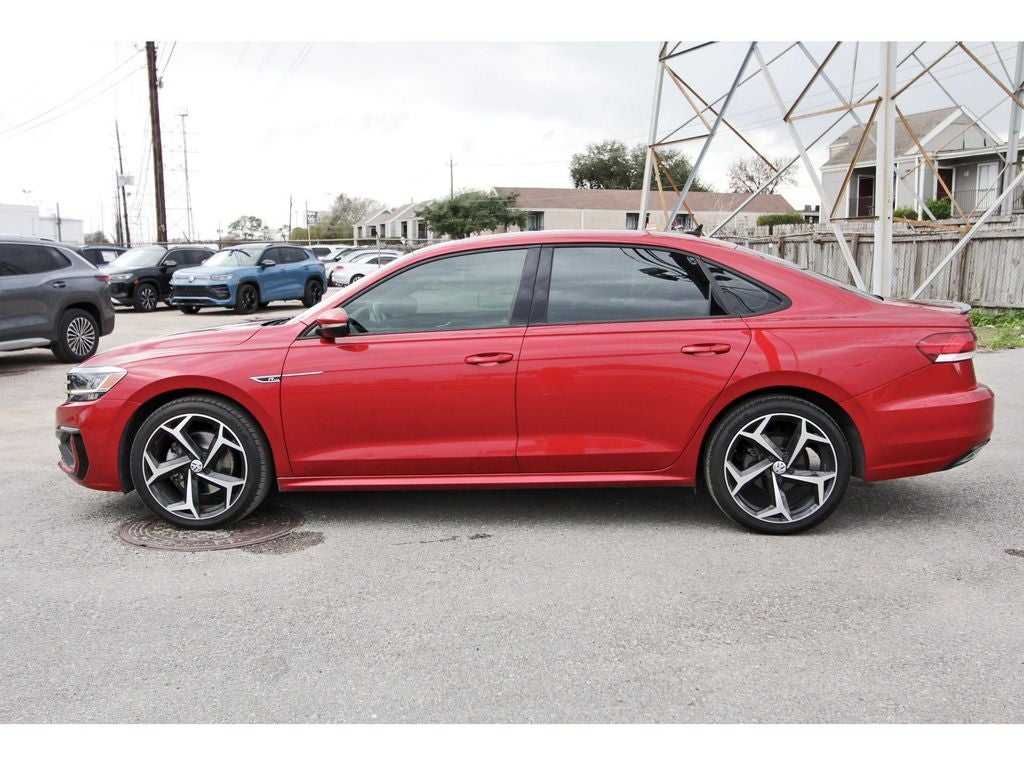 2022 Volkswagen Passat 2.0T R-Line