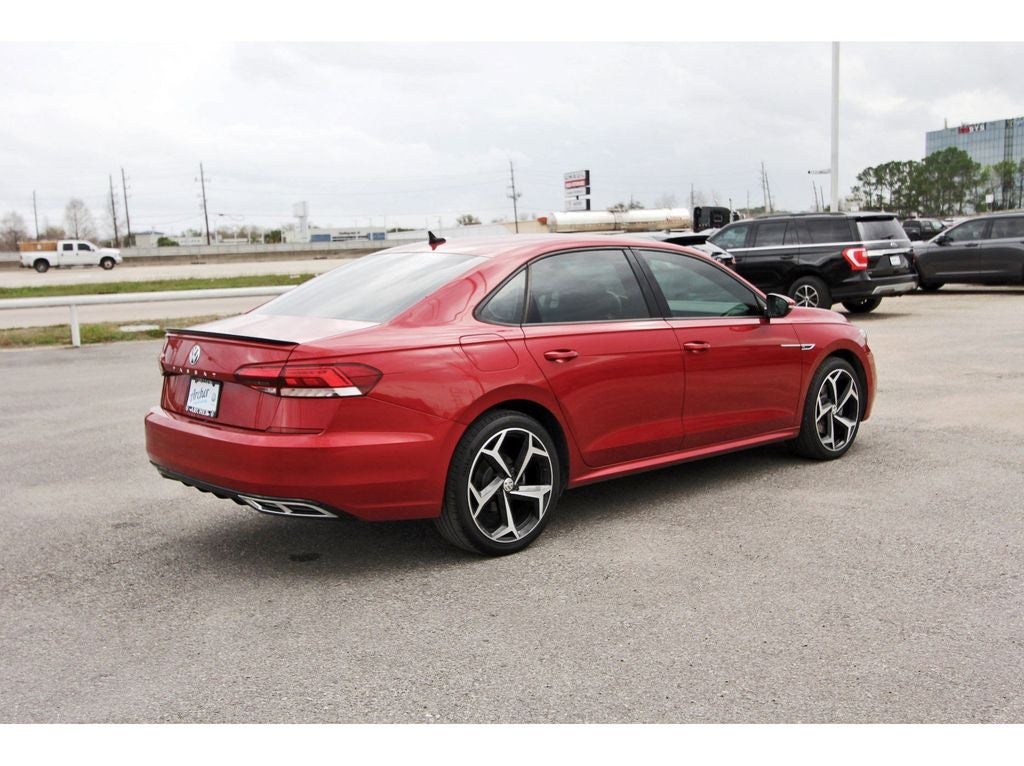 2022 Volkswagen Passat 2.0T R-Line