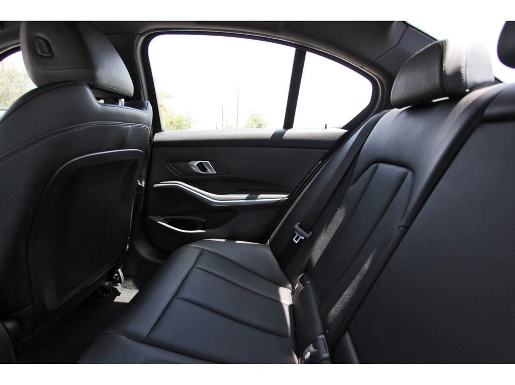 2025 BMW 3 Series 330i