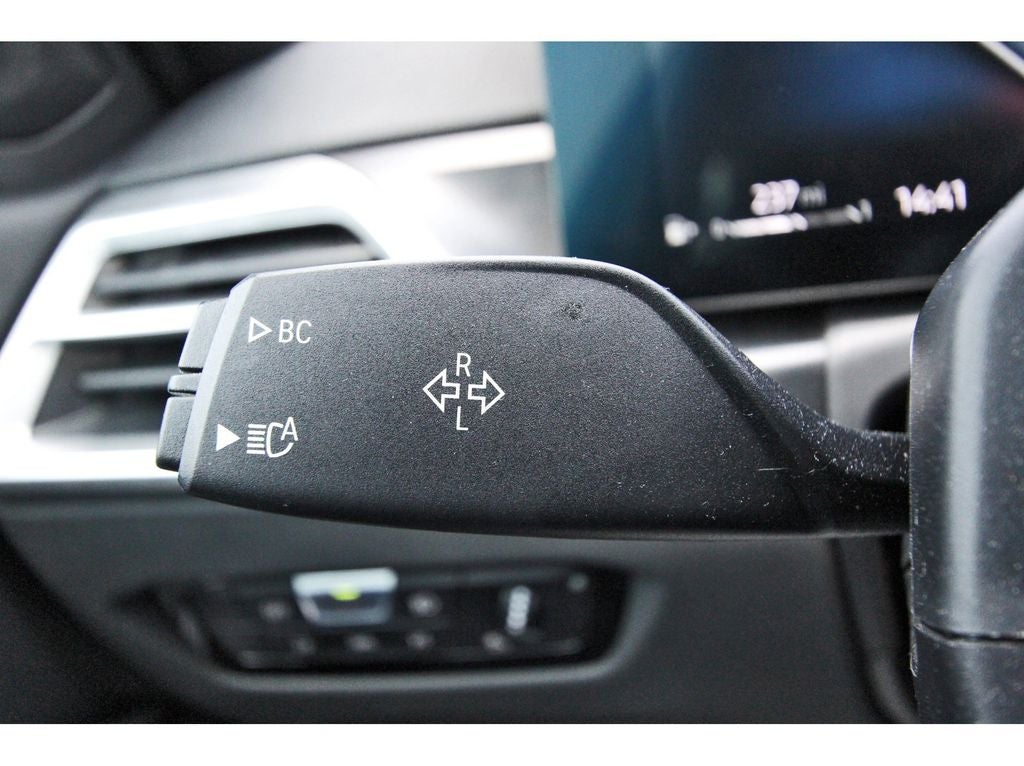 2025 BMW 3 Series 330i